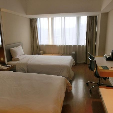 Ji Hotel Guangzhou Zhujiang New Town エクステリア 写真