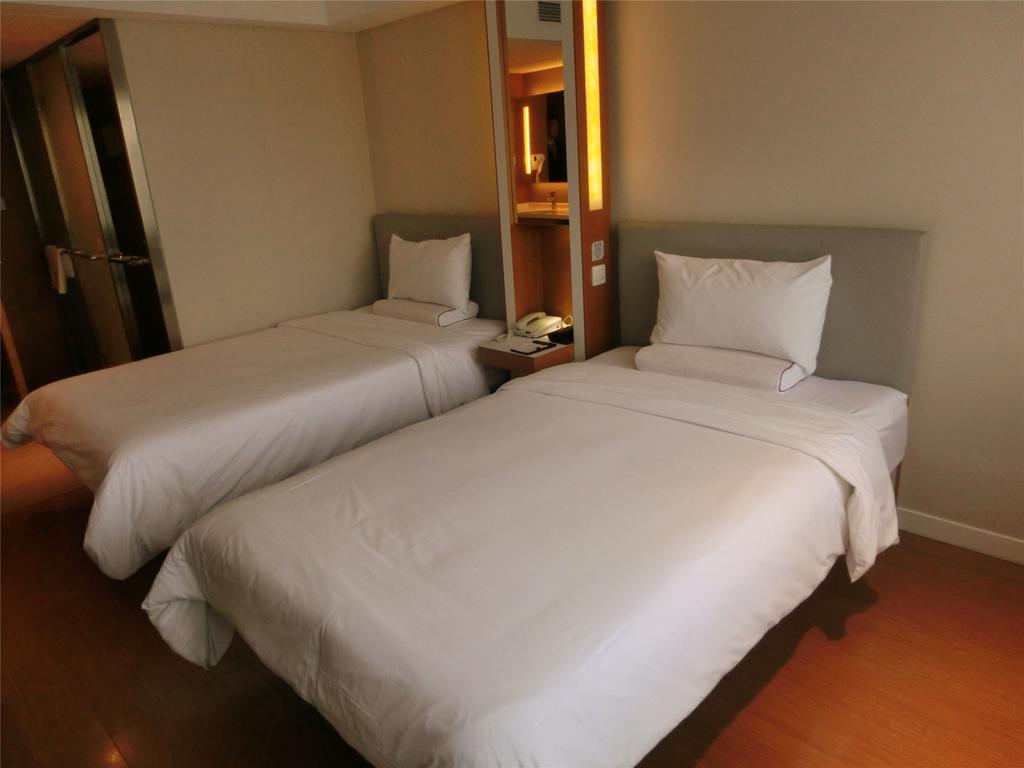 Ji Hotel Guangzhou Zhujiang New Town エクステリア 写真